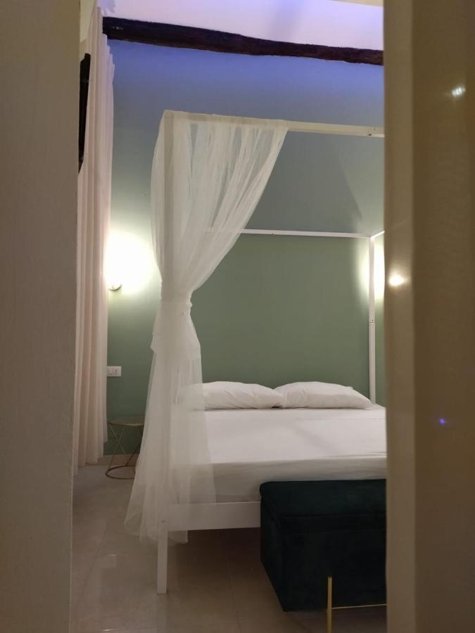 Relais Torre Gloria Bed & Breakfast เนเปิลส์ ภายนอก รูปภาพ