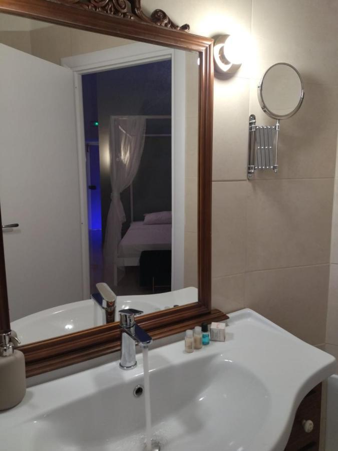 Relais Torre Gloria Bed & Breakfast เนเปิลส์ ภายนอก รูปภาพ