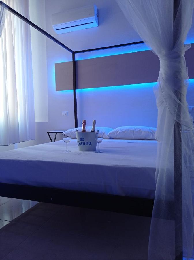 Relais Torre Gloria Bed & Breakfast เนเปิลส์ ภายนอก รูปภาพ