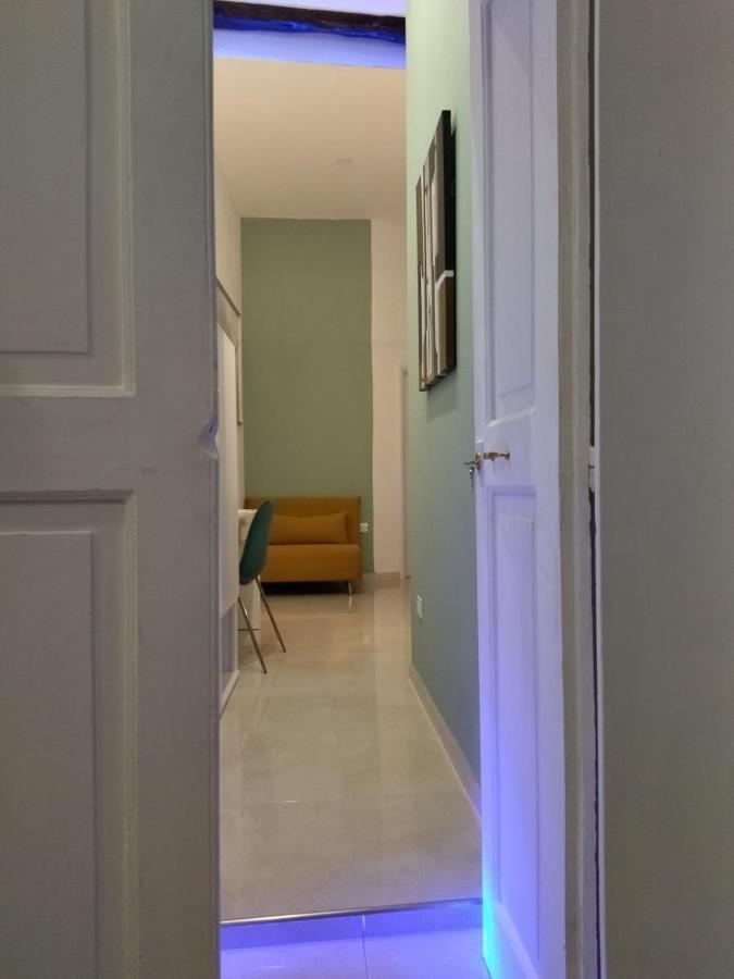 Relais Torre Gloria Bed & Breakfast เนเปิลส์ ภายนอก รูปภาพ