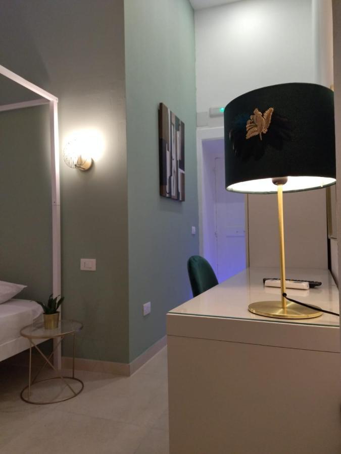 Relais Torre Gloria Bed & Breakfast เนเปิลส์ ภายนอก รูปภาพ