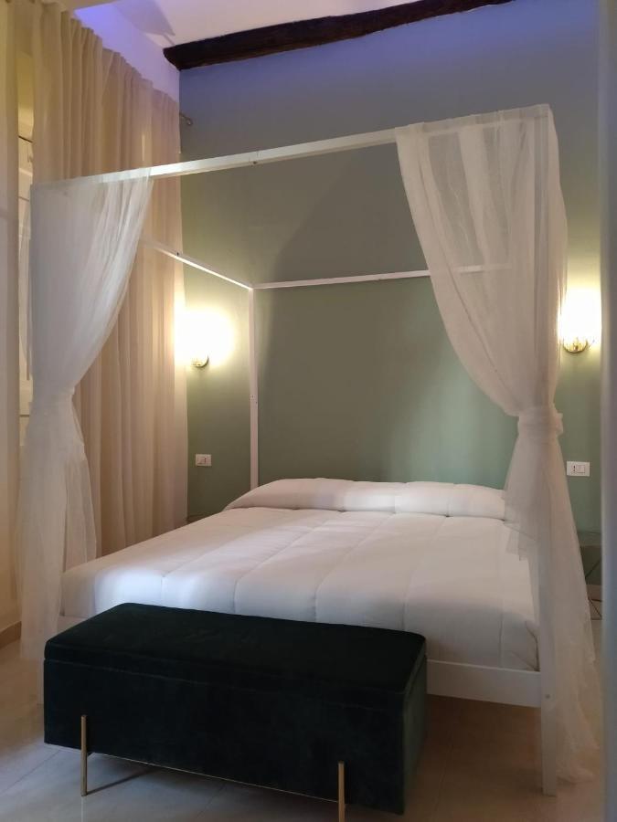 Relais Torre Gloria Bed & Breakfast เนเปิลส์ ภายนอก รูปภาพ