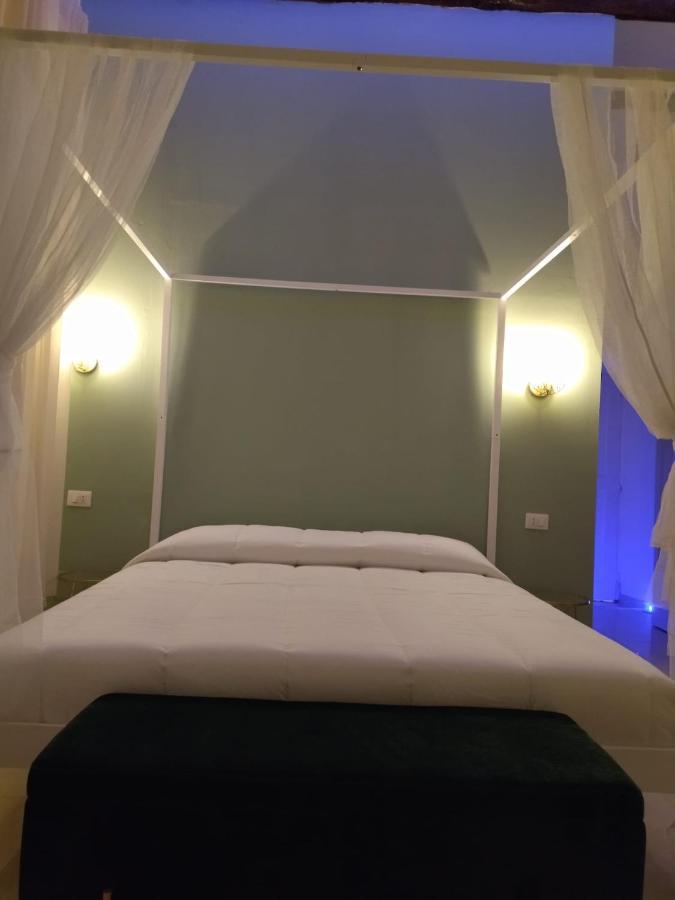 Relais Torre Gloria Bed & Breakfast เนเปิลส์ ภายนอก รูปภาพ