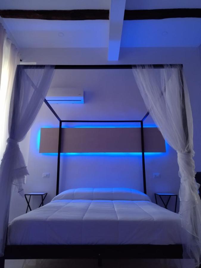 Relais Torre Gloria Bed & Breakfast เนเปิลส์ ภายนอก รูปภาพ
